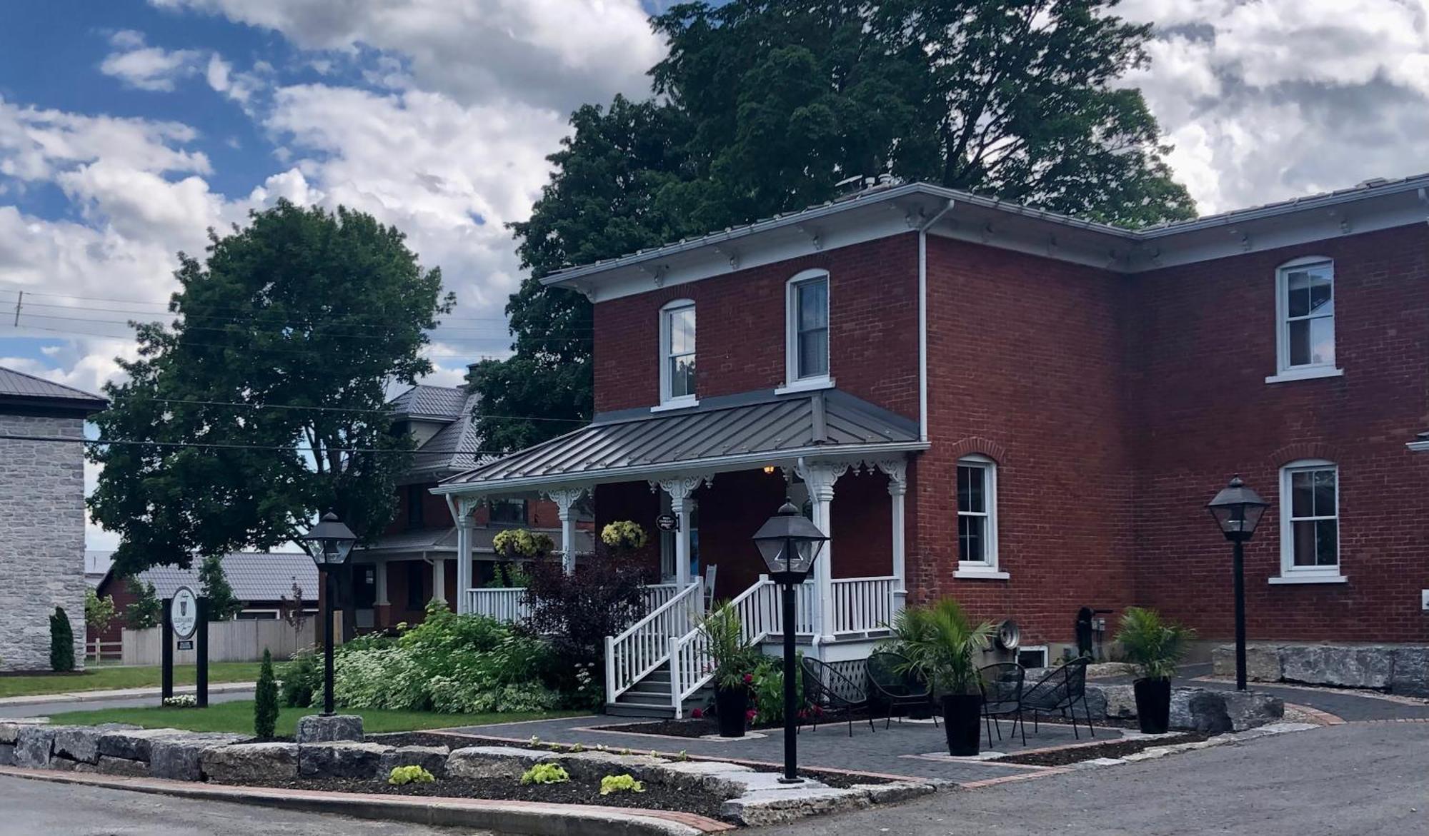 Glen Robertson Auberge Glengarry Inn, The Mystic מראה חיצוני תמונה